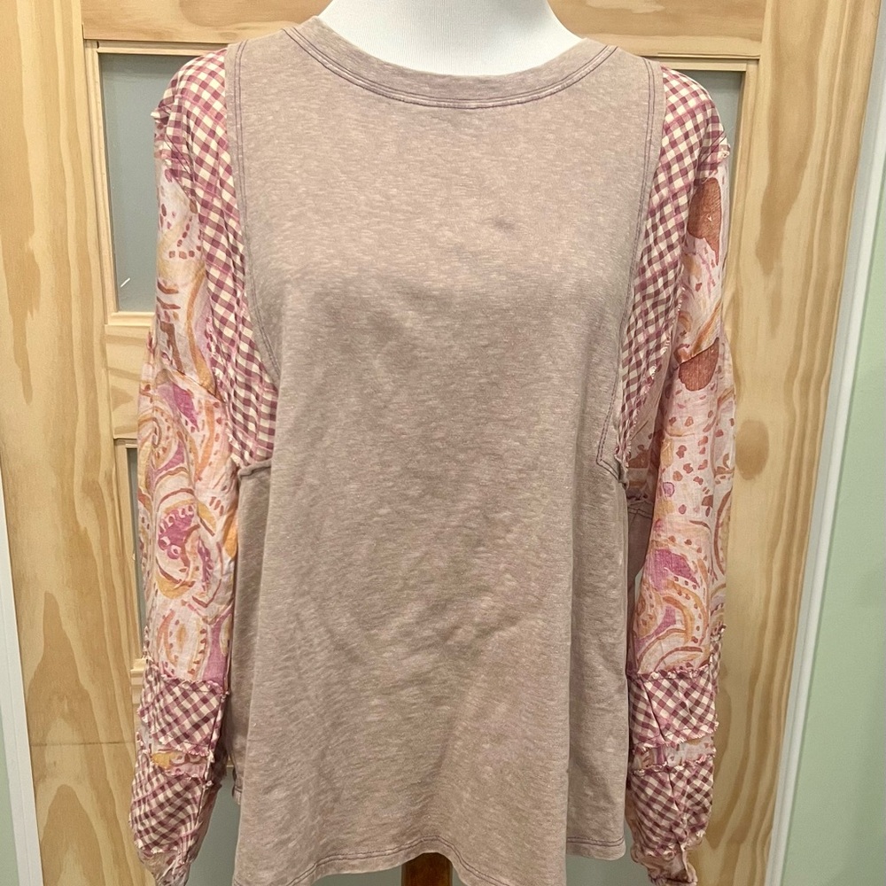 Easel Cream Boxy Sweatshirt with Relaxed Sleeves
